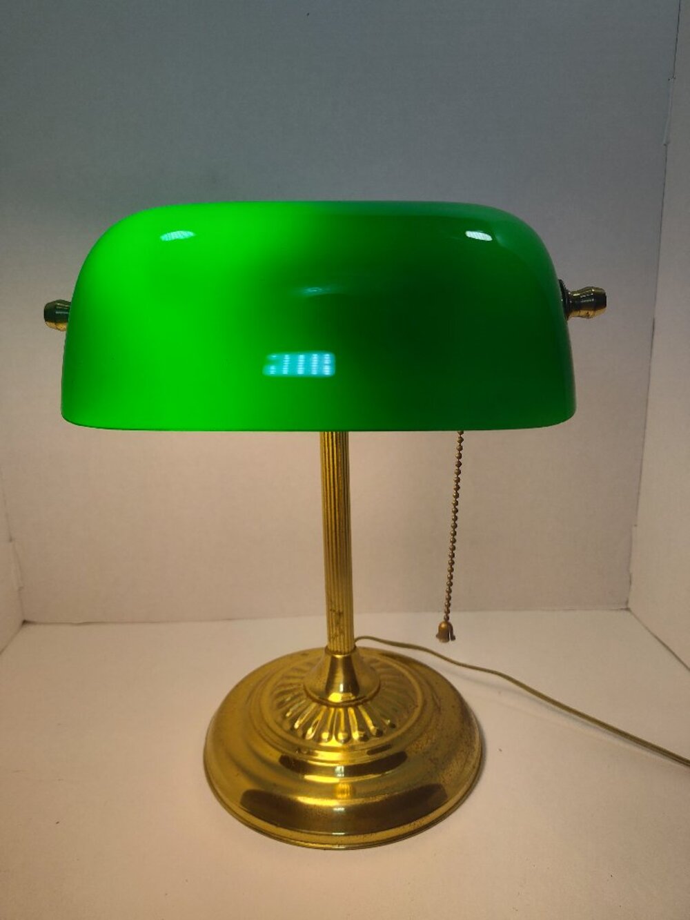 Green Glass Banker Desk Lamp Brass Tone Pull Chain Table Lamp Tested Working